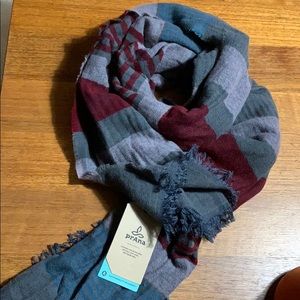 Prana flora scarf